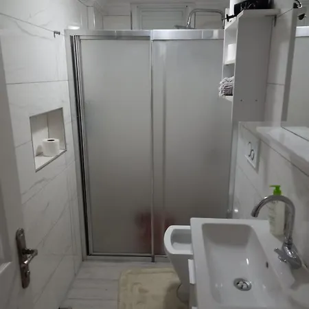 Tasyaka Merkeze Yakin Havuzlu Daire Apartment
